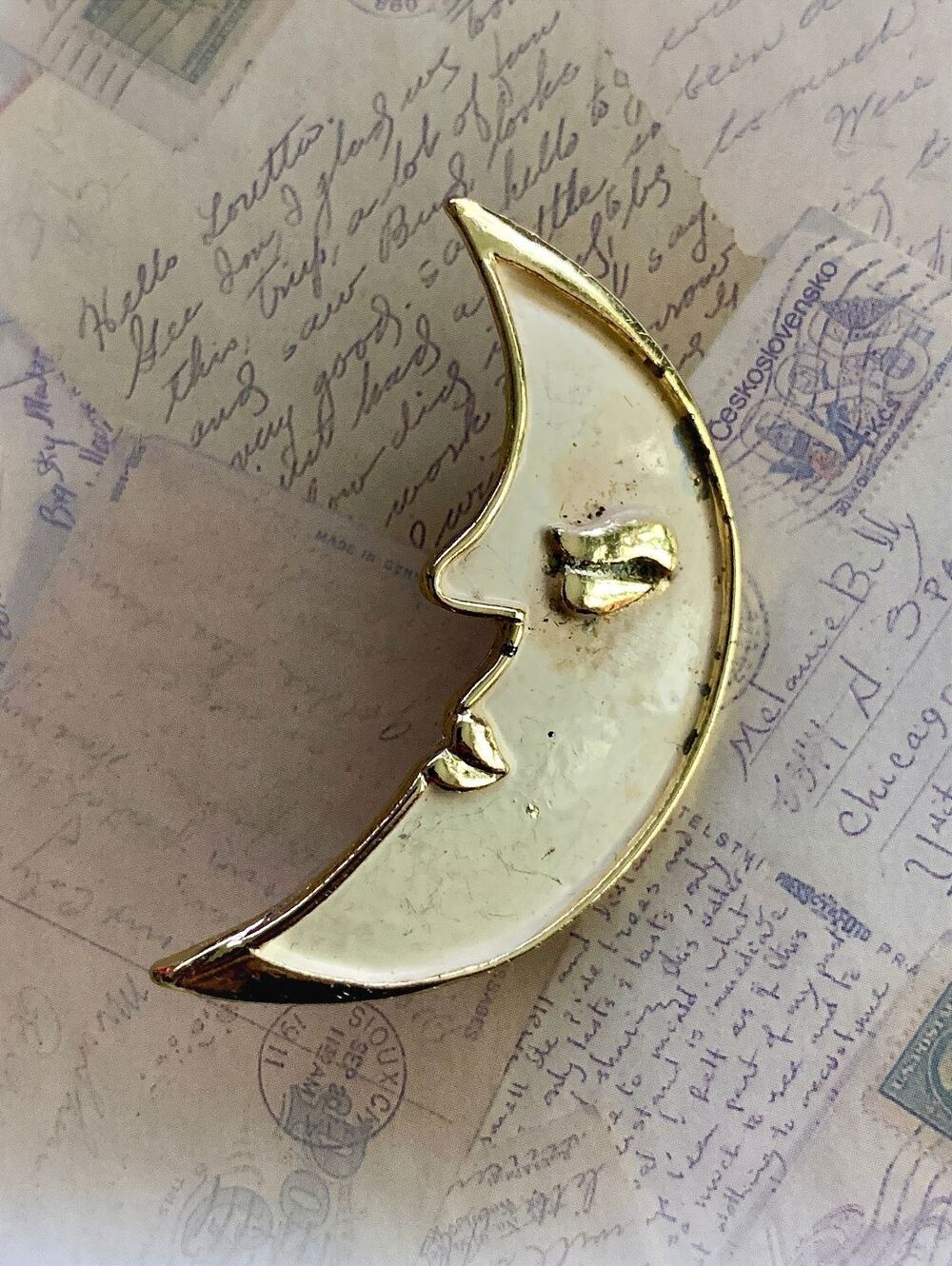 Vintage Signed Charming Gold Moon Face Brooch Pin – Unique Celestial Accessory